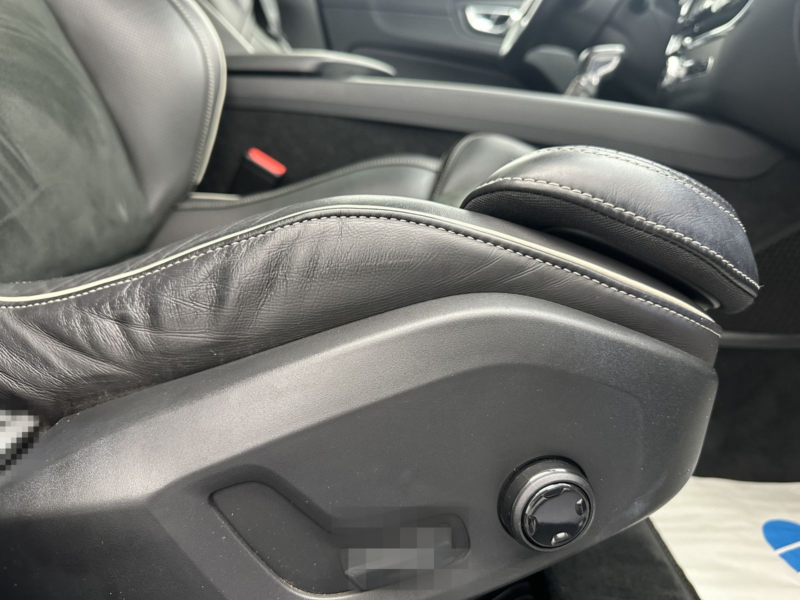 Volvo XC60 R Design AWD "PANO-NAVI-HEAD UP-CAM-ALU" foto 11