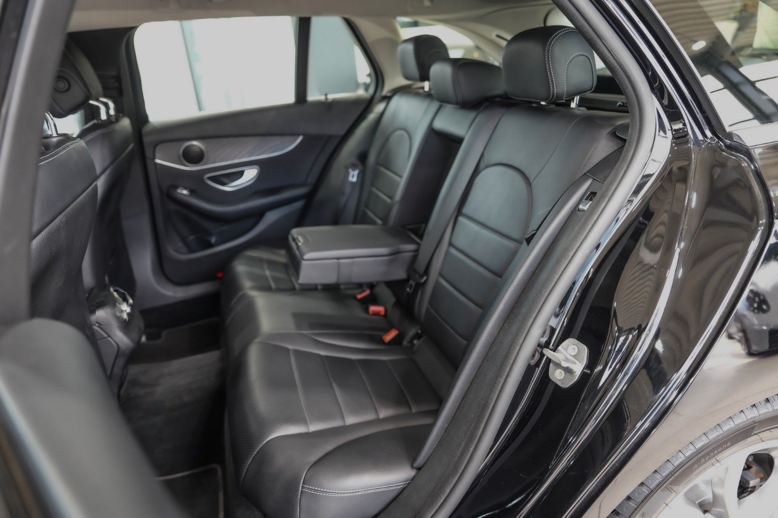 Mercedes-Benz C 200 T CGI 9-G Avantgarde*LEDER*NAVI*LED*360°KA foto 11