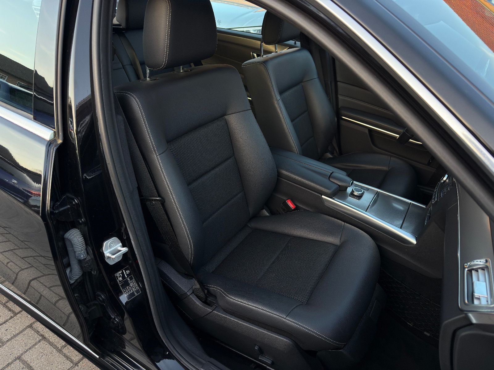 Mercedes-Benz E 220 CDI T, LED, Leder, Schiebedach, TÜV neu foto 17