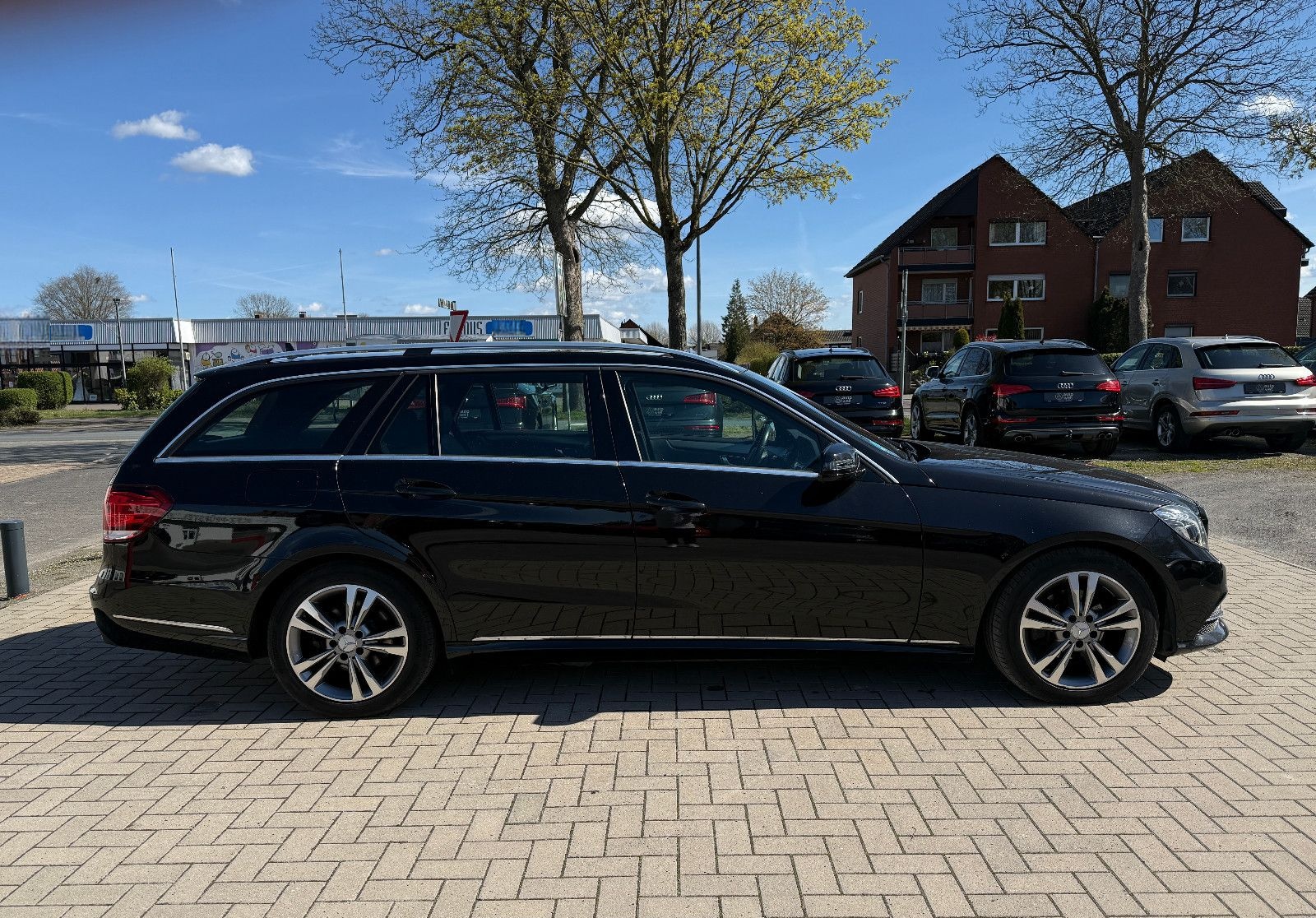 Mercedes-Benz E 220 CDI T, LED, Leder, Schiebedach, TÜV neu foto 6