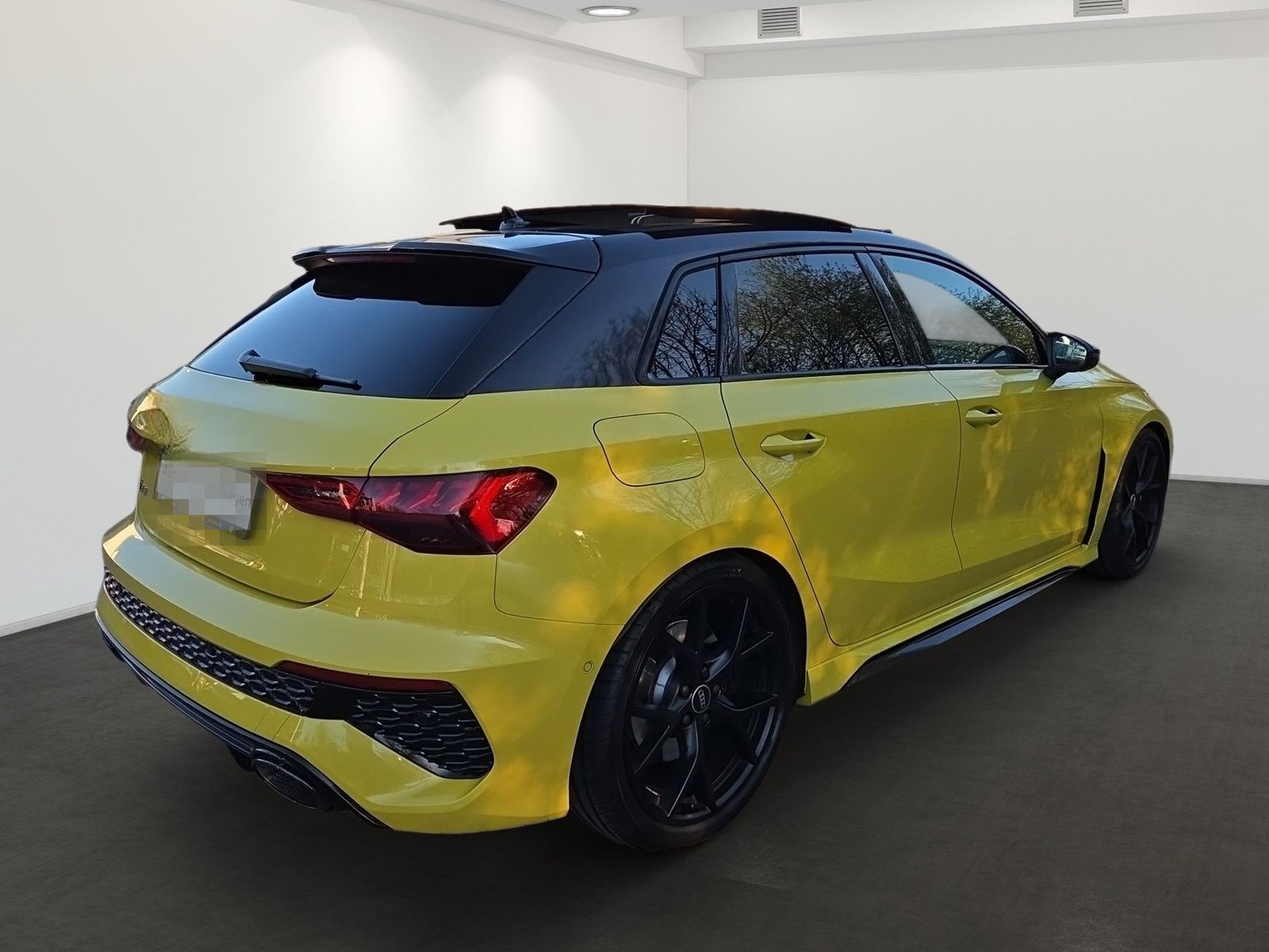 Audi RS3 Sportback BLACK STYLE 2.5TFSI PANO+RSABGAS+B foto 4