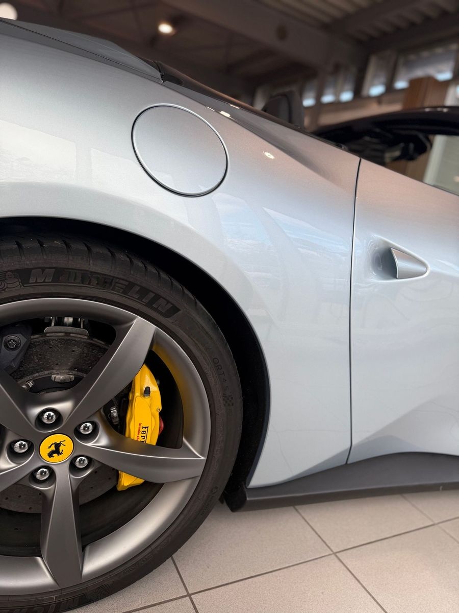 Ferrari Portofino M SITZBEL 20" APPLE CAM SCUDERIA POWER foto 8