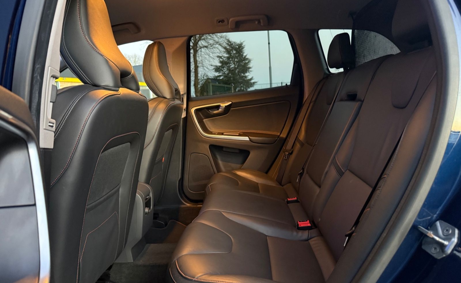 Volvo XC 60 Ocean Race 2WD (AHK-NAVI-Tempomat-1Hand) foto 11