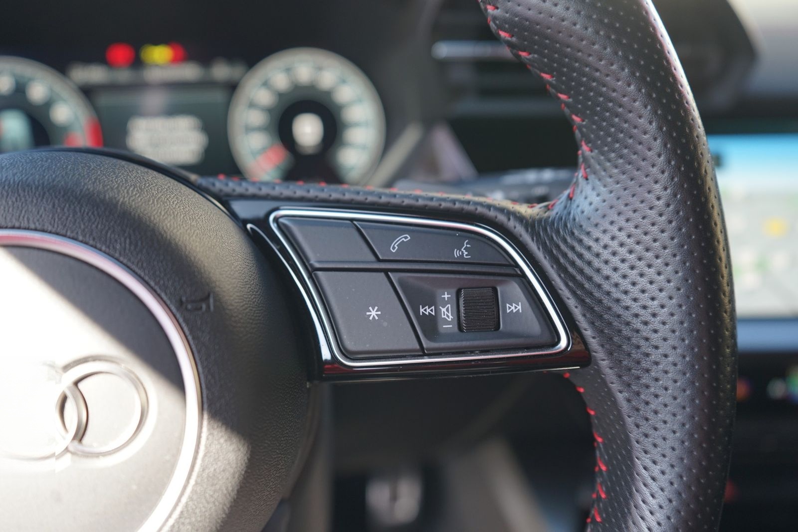 Audi S3 Sportback 2.0 TFSI quattro foto 22