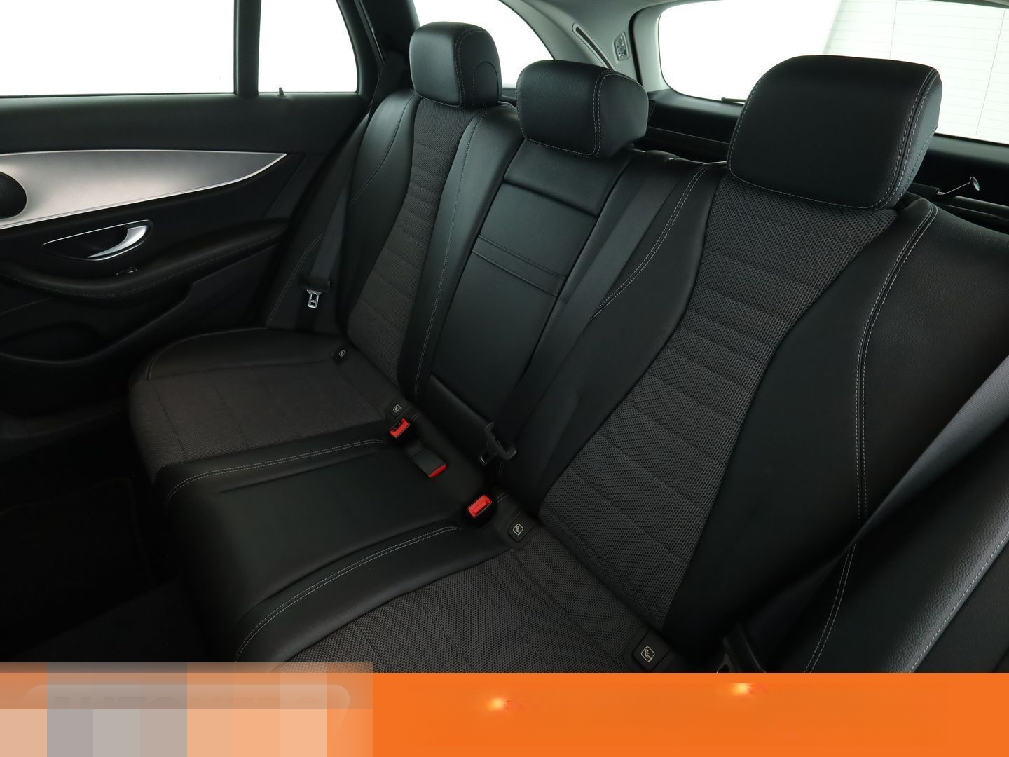 Mercedes-Benz E-Klasse E 220 d T 4Matic Avantgarde Aut.*NAVI* foto 14