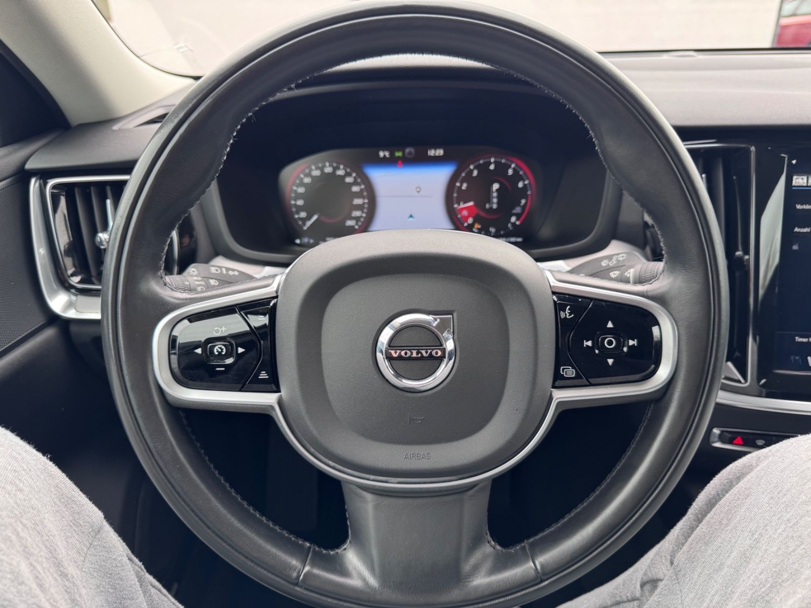 Volvo V60 Inscription,IntelliSafe&Licht,AHK,RFK,Shzg foto 13