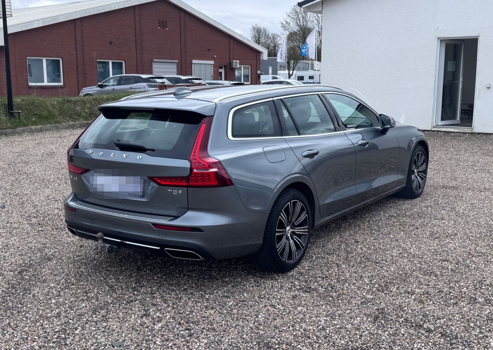 Volvo V60 Inscription,IntelliSafe&Licht,AHK,RFK,Shzg foto 4