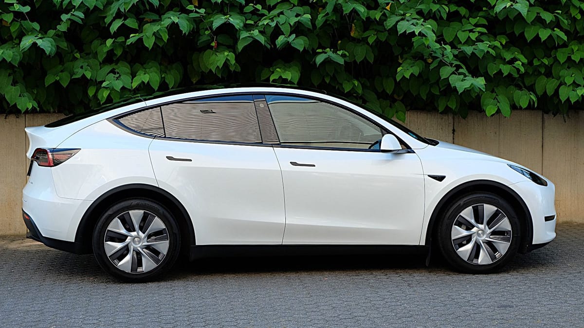 Tesla Model Y Long Range Dual AWD foto 2