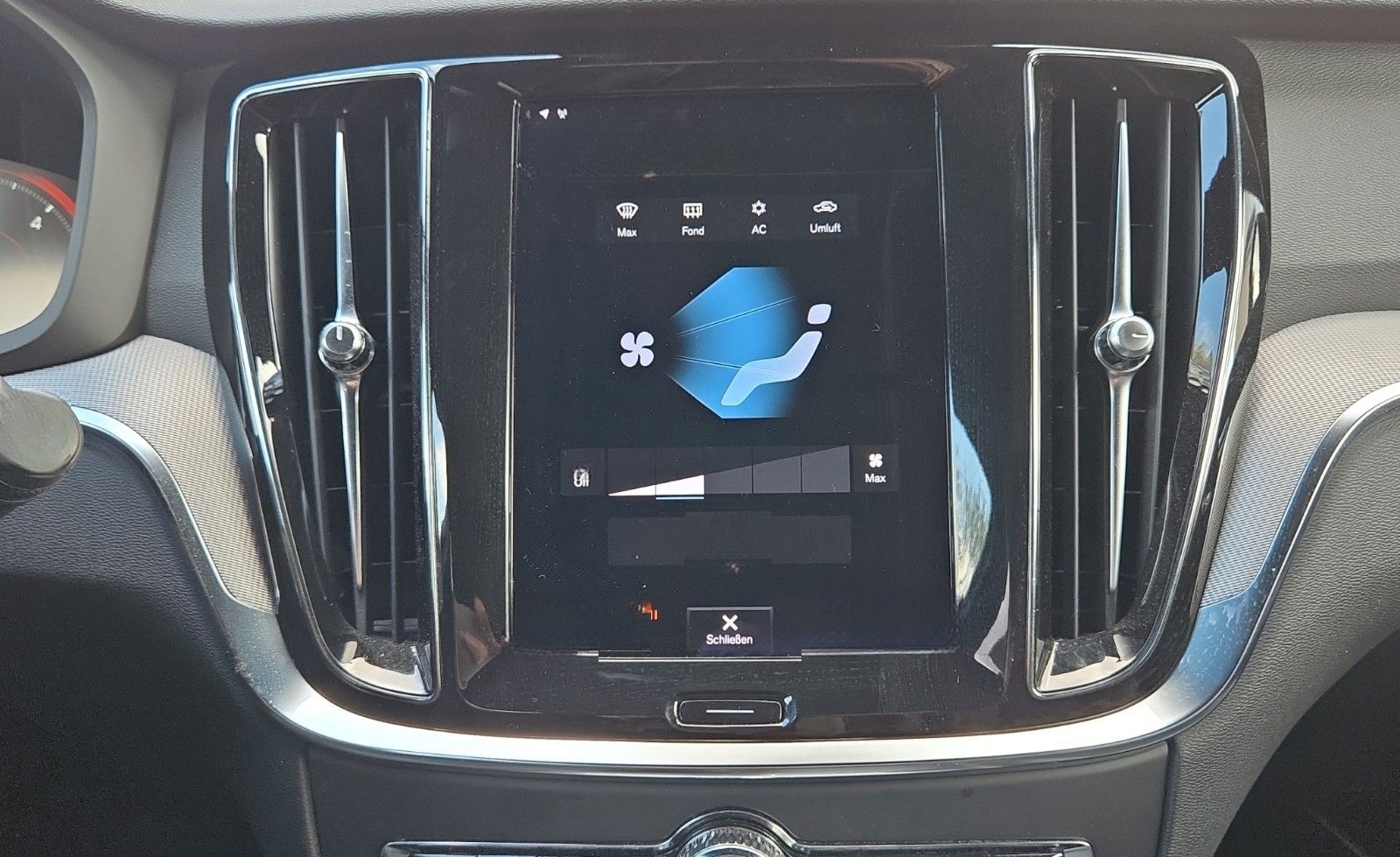 Volvo V60 Kombi R Design Leder Navi RFK SHZ V&H ACC foto 17