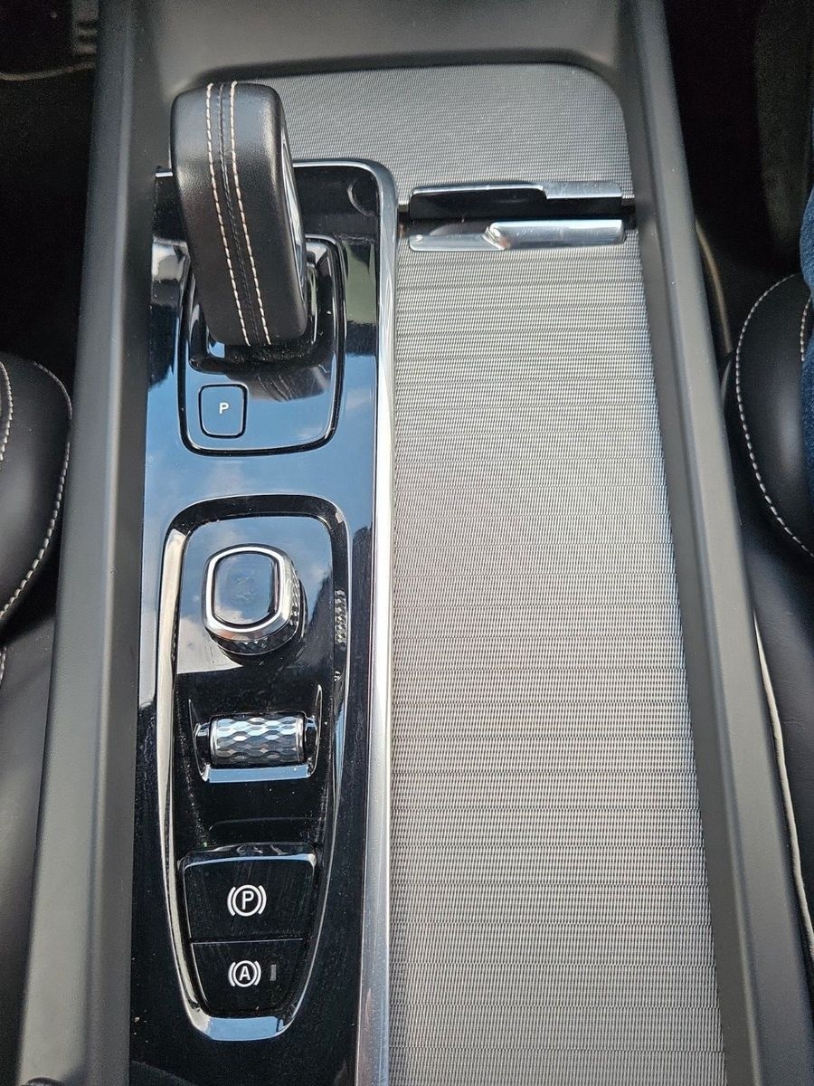 Volvo V60 Kombi R Design Leder Navi RFK SHZ V&H ACC foto 21