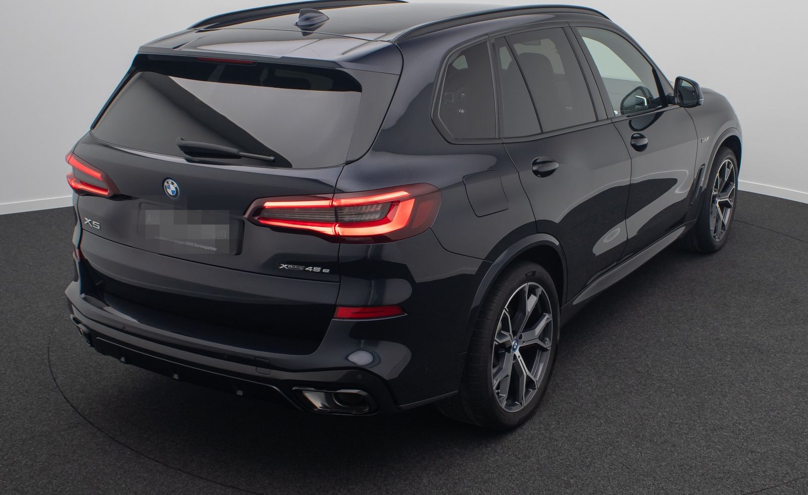 BMW X5 xD45e M Sport HUD Kamera AHK Alarm DAB 21Zoll foto 7