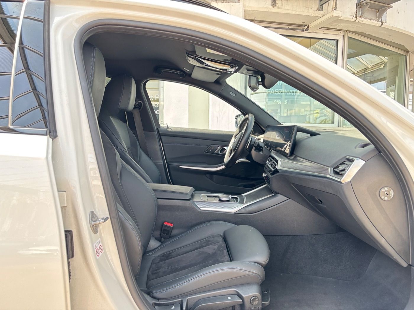 BMW 320d xDrive Tour. M-Sportpaket GARANTIE-04/2029 foto 16