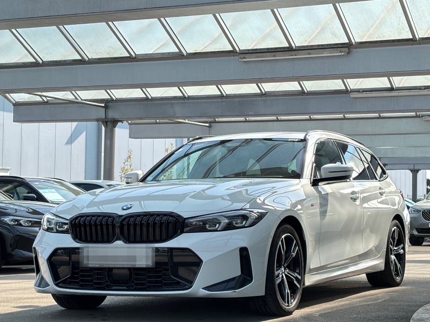 BMW 320d xDrive Tour. M-Sportpaket GARANTIE-04/2029 foto 3