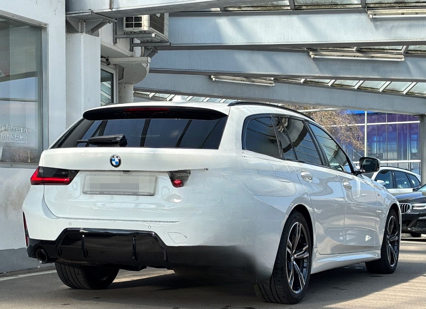 BMW 320d xDrive Tour. M-Sportpaket GARANTIE-04/2029 foto 4