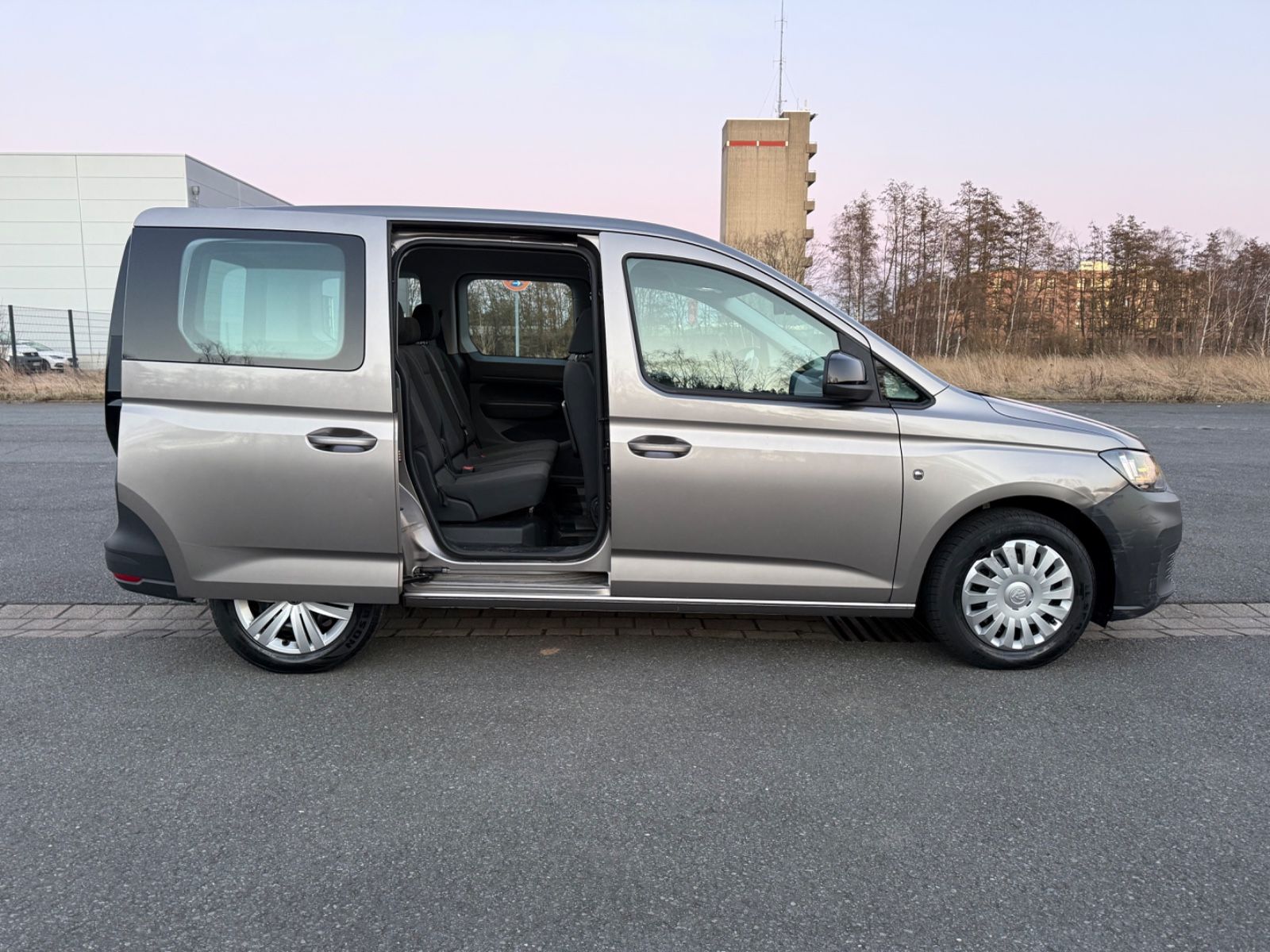 Volkswagen Caddy ACC Front- u. Lane Assist. Ahk Zuziehhilfe foto 6