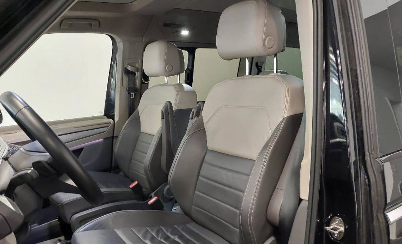 Volkswagen T7 Multivan Style lang AHK/PANO/LEDER/AD.FAHRWRK foto 4