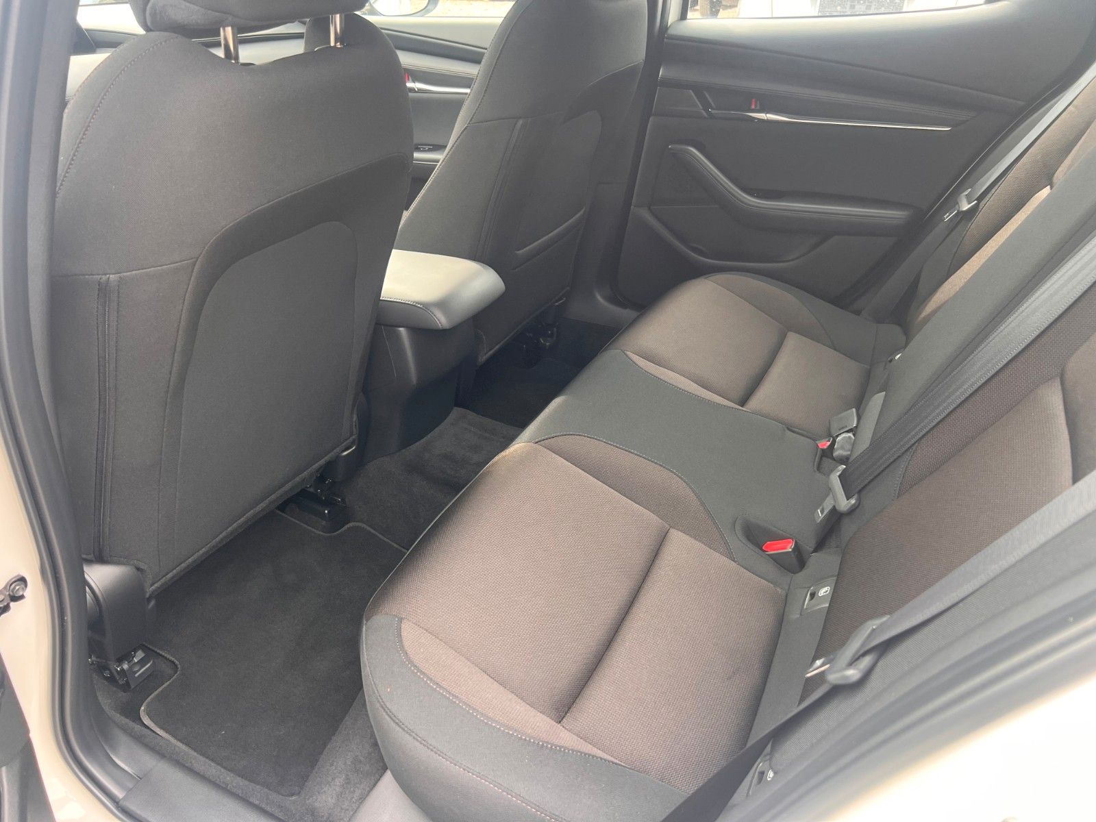 Mazda 3 Lim. 5-trg. Hybr/Benzin Xenon Navi 360`Kamera foto 11