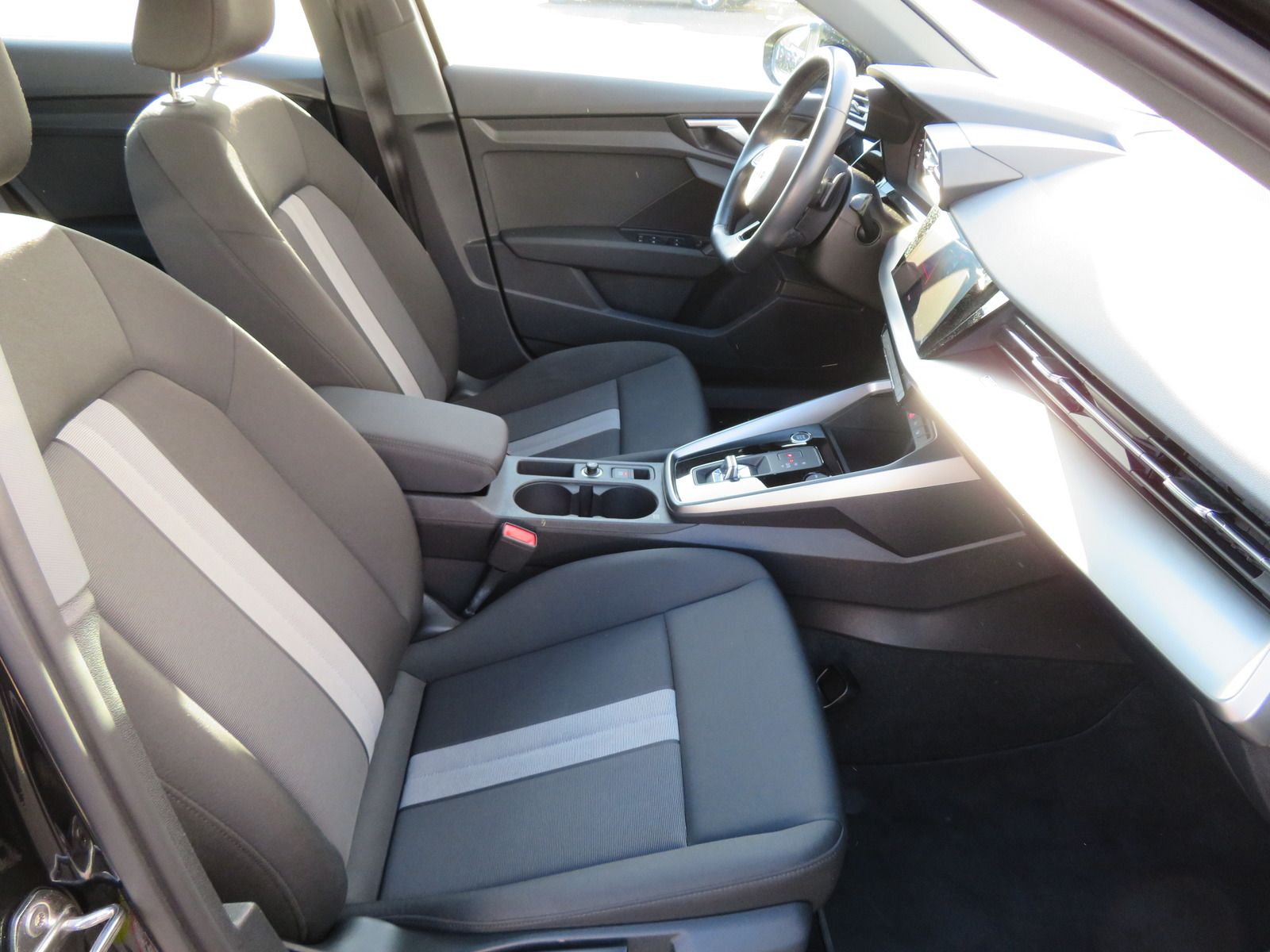 Audi A3 Sportback 35 TDI advanced MMI Rfk virtual 17' foto 8
