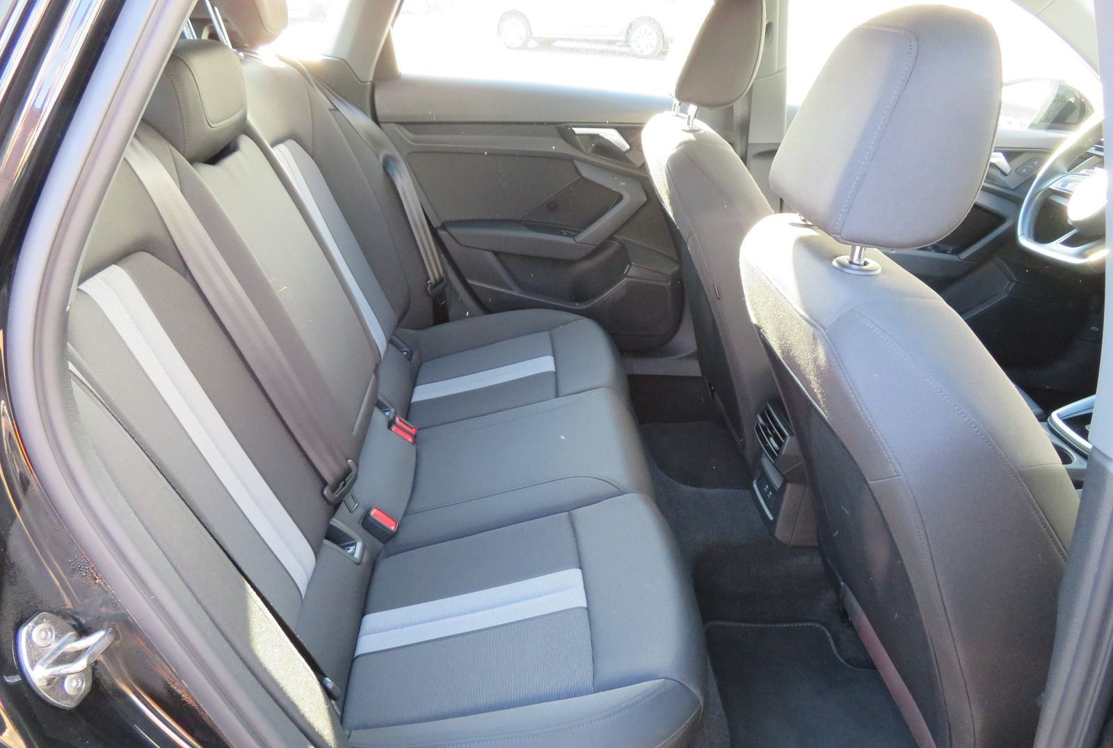 Audi A3 Sportback 35 TDI advanced MMI Rfk virtual 17' foto 9