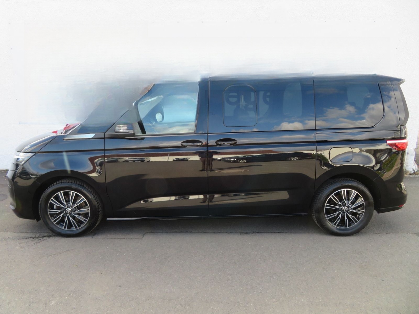 Volkswagen T7 Multivan 2.0 TDI Life DSG Navi Sthzg ACC Ahk foto 2