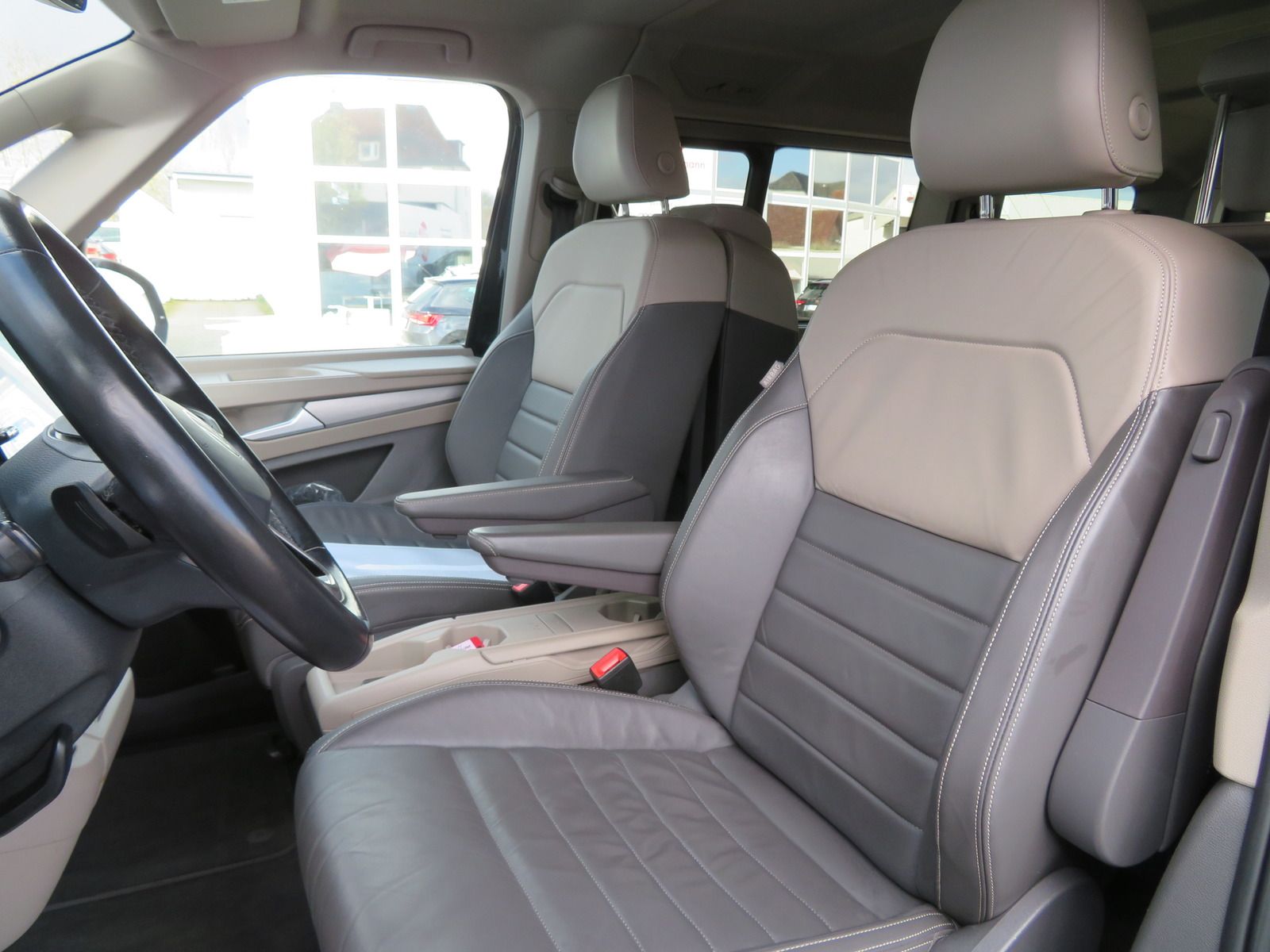 Volkswagen T7 Multivan 2.0 TDI Life DSG Navi Sthzg ACC Ahk foto 8