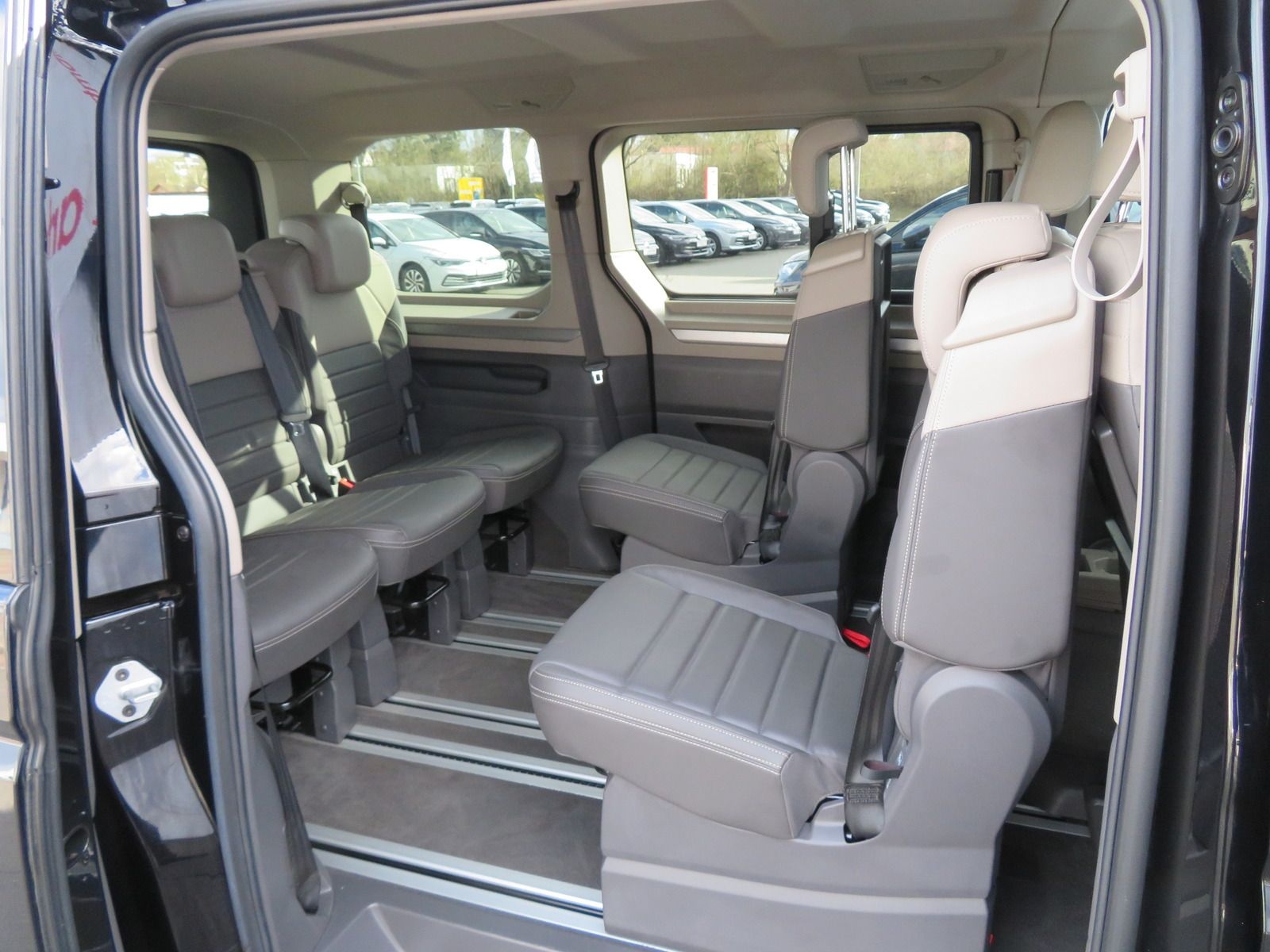 Volkswagen T7 Multivan 2.0 TDI Life DSG Navi Sthzg ACC Ahk foto 10