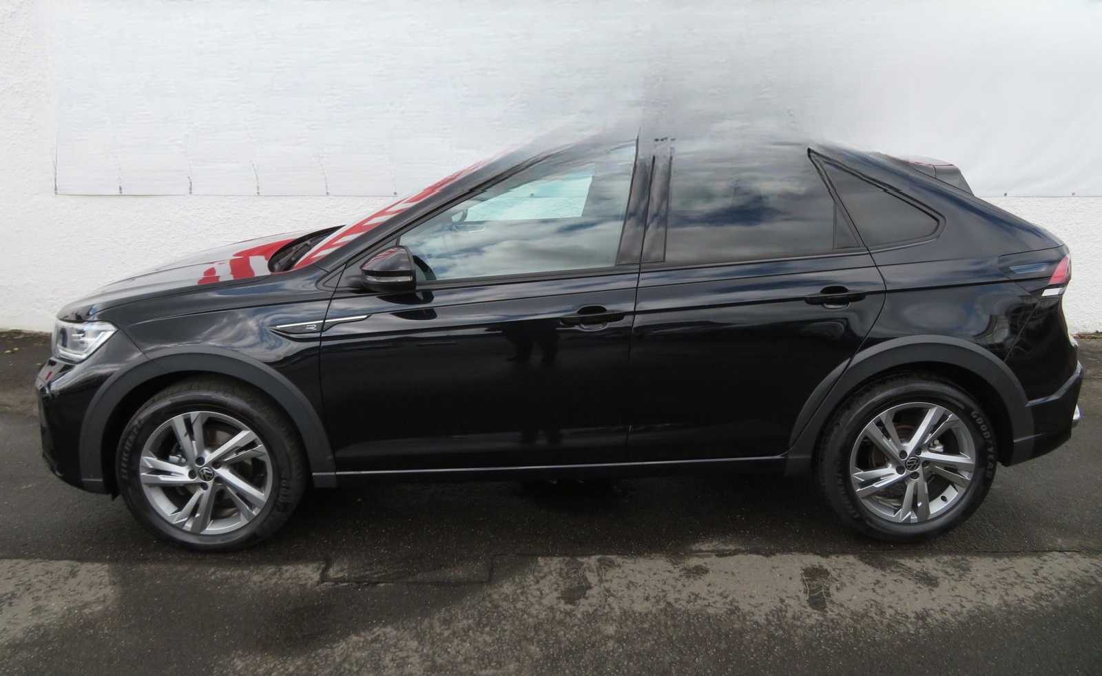 Volkswagen Taigo 1.5 TSI R-Line DSG Navi IQ.Light Lane 17'' foto 2