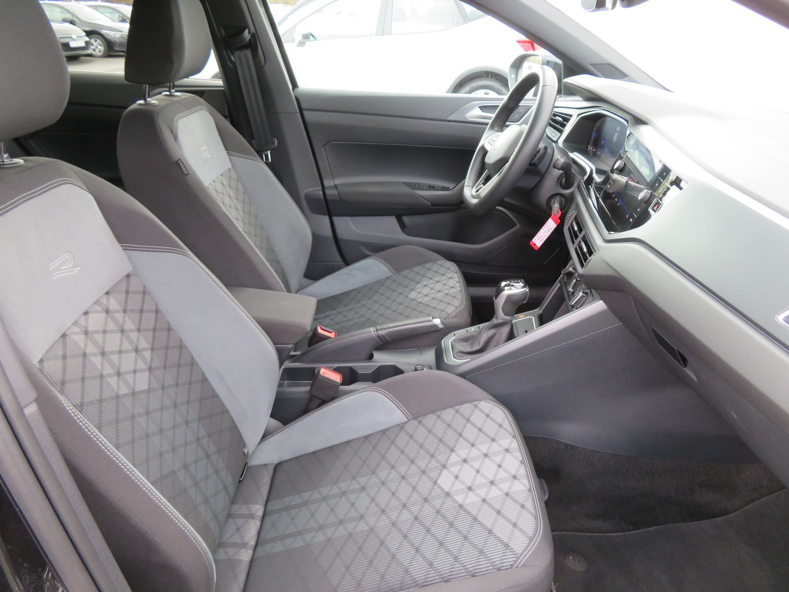 Volkswagen Taigo 1.5 TSI R-Line DSG Navi IQ.Light Lane 17'' foto 9