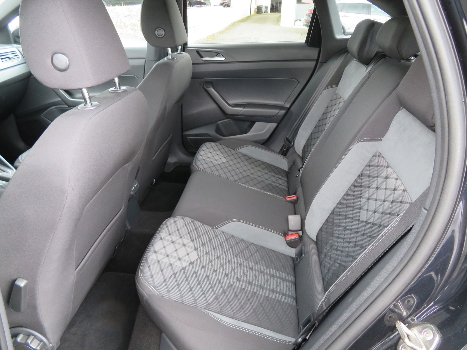 Volkswagen Taigo 1.5 TSI R-Line DSG Navi IQ.Light Lane 17'' foto 10