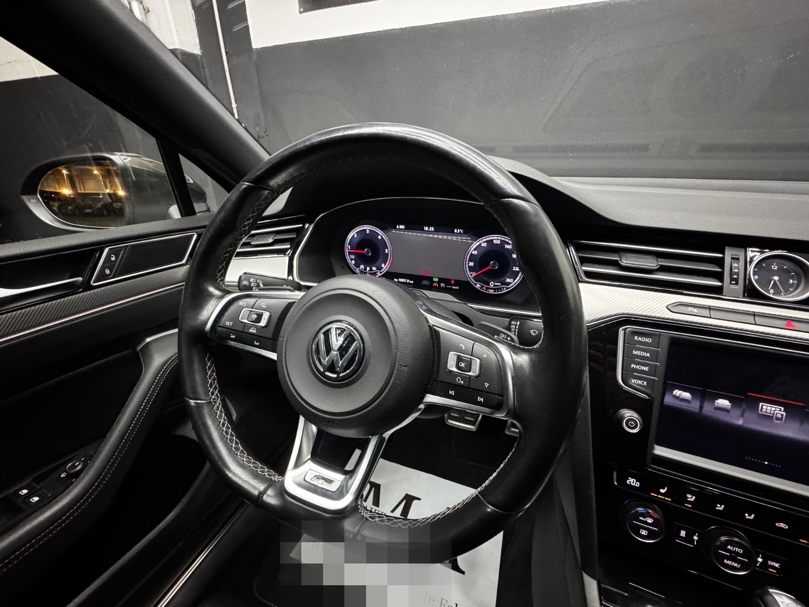 Volkswagen Passat Variant Highline R-LINE*DIGITAL*KEYLESS* foto 25