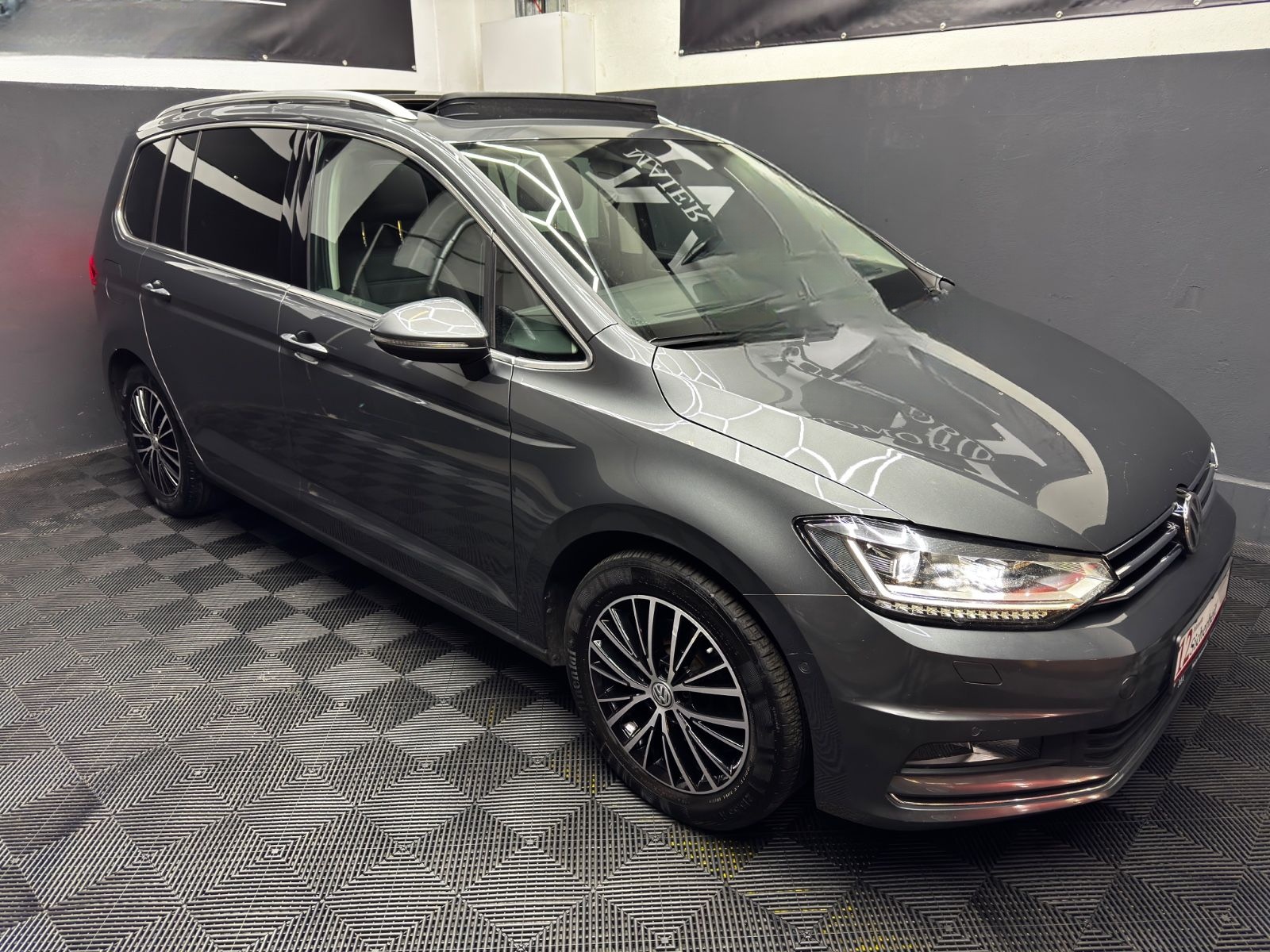Volkswagen Touran HIGHLINE*VOLLAUS.*7-SITZER*PANORD.*ACC* foto 3