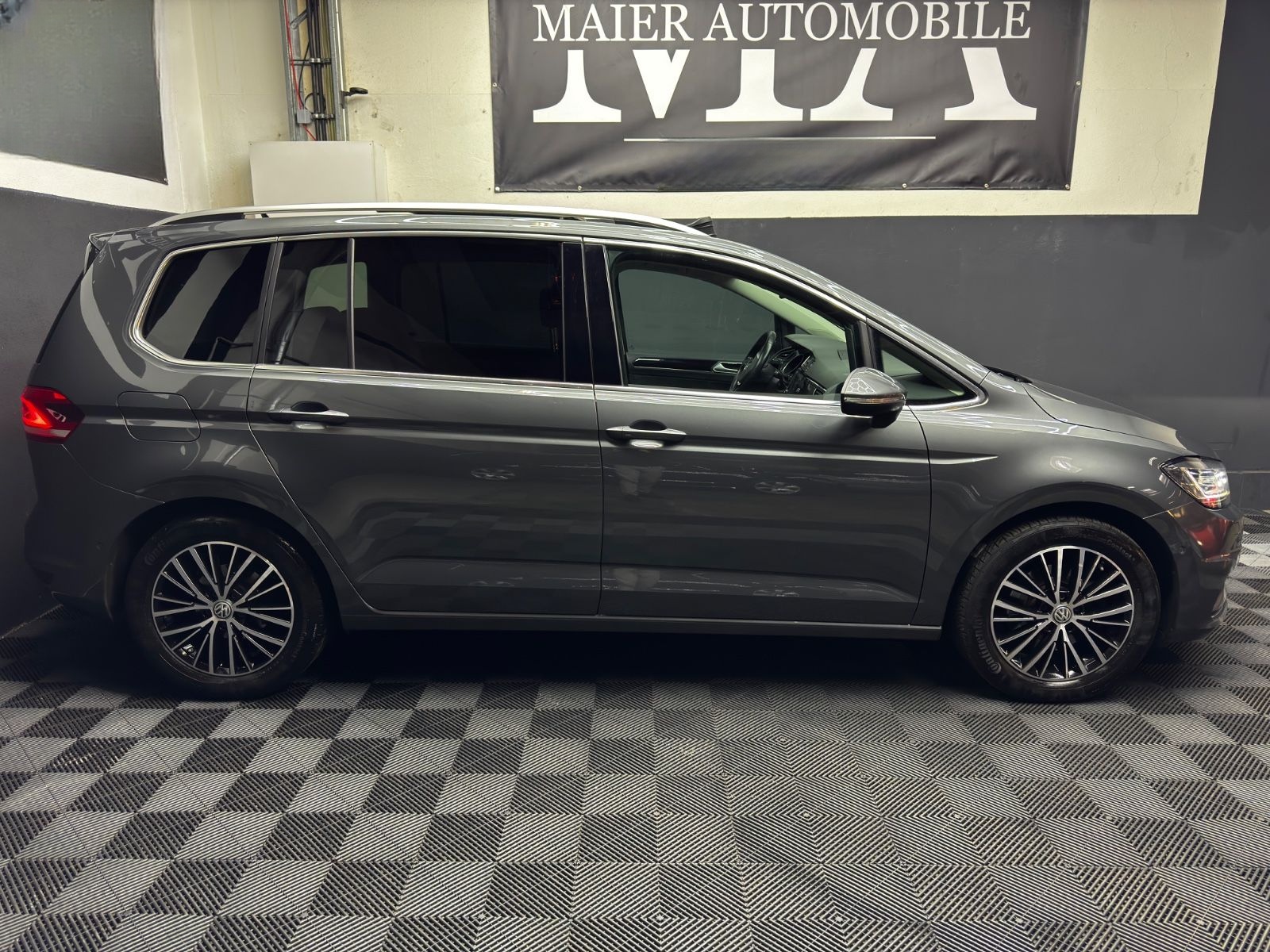 Volkswagen Touran HIGHLINE*VOLLAUS.*7-SITZER*PANORD.*ACC* foto 4