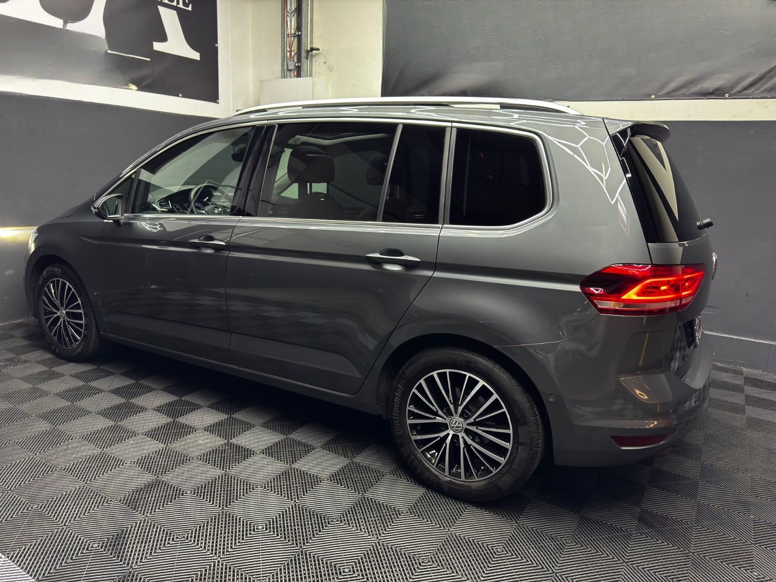 Volkswagen Touran HIGHLINE*VOLLAUS.*7-SITZER*PANORD.*ACC* foto 8