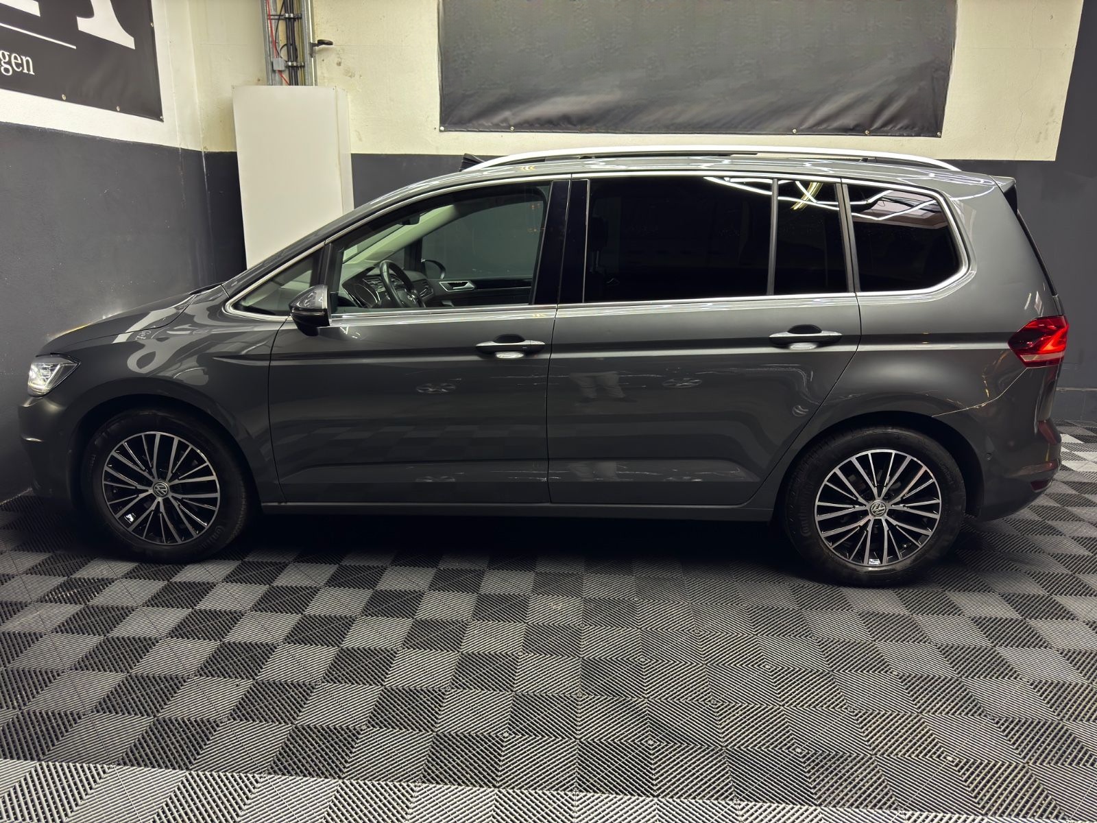 Volkswagen Touran HIGHLINE*VOLLAUS.*7-SITZER*PANORD.*ACC* foto 9