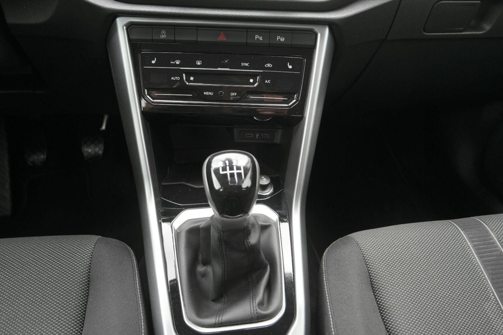 Volkswagen T-Roc 1.5 TSI Life*Navi*Klima*LED*RFK foto 12