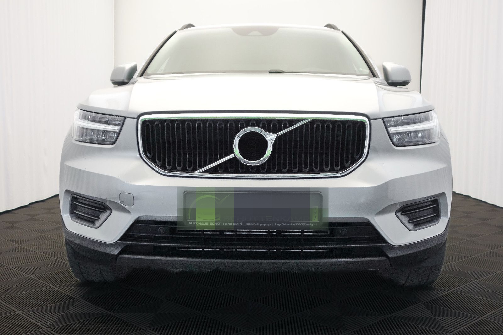 Volvo XC40 D4 Geartronic AWD RFKMRA+KEYLESS+TEMPOMAT foto 2