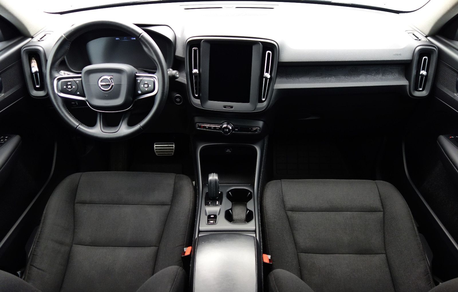 Volvo XC40 D4 Geartronic AWD RFKMRA+KEYLESS+TEMPOMAT foto 16