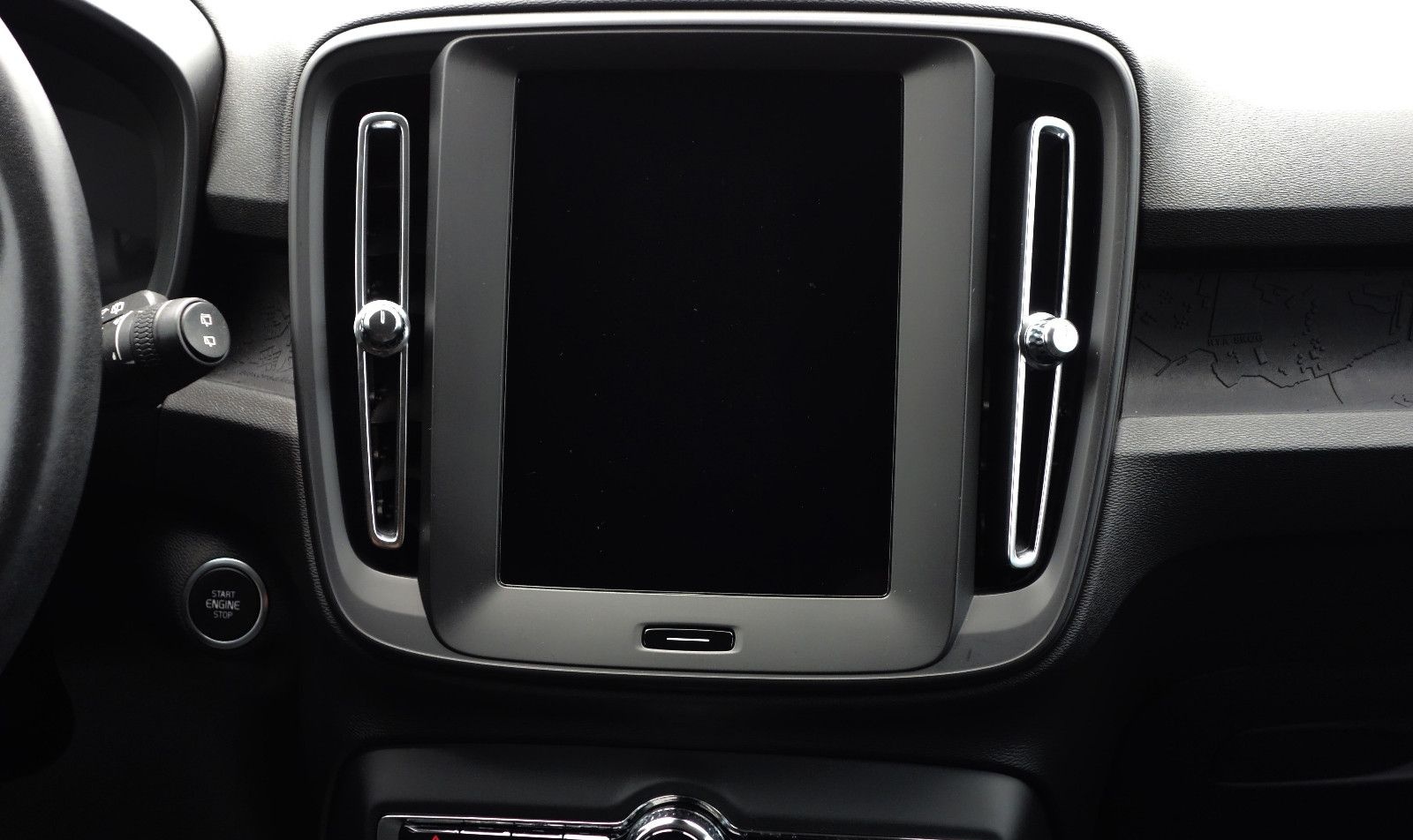 Volvo XC40 D4 Geartronic AWD RFKMRA+KEYLESS+TEMPOMAT foto 18