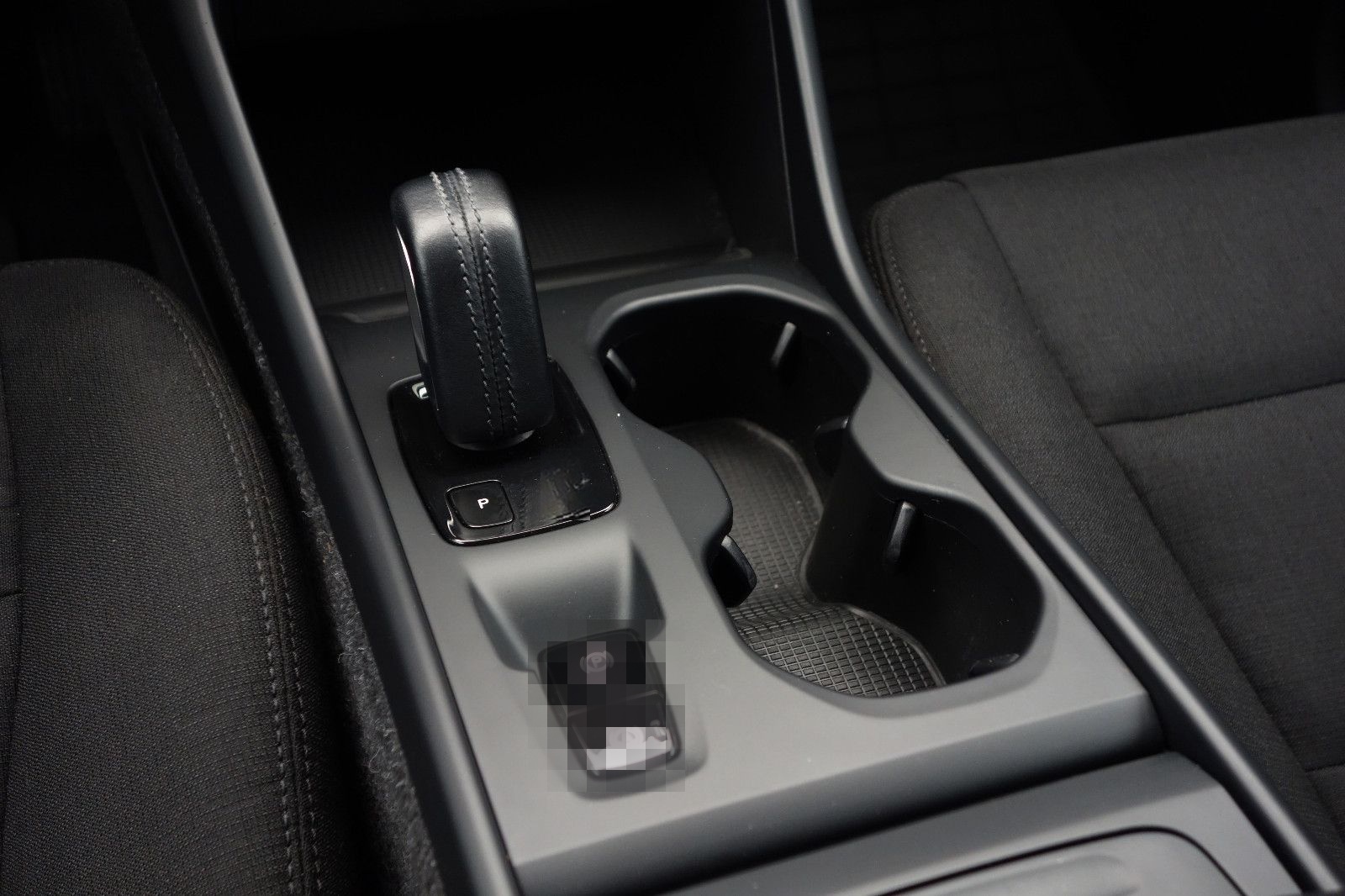 Volvo XC40 D4 Geartronic AWD RFKMRA+KEYLESS+TEMPOMAT foto 19