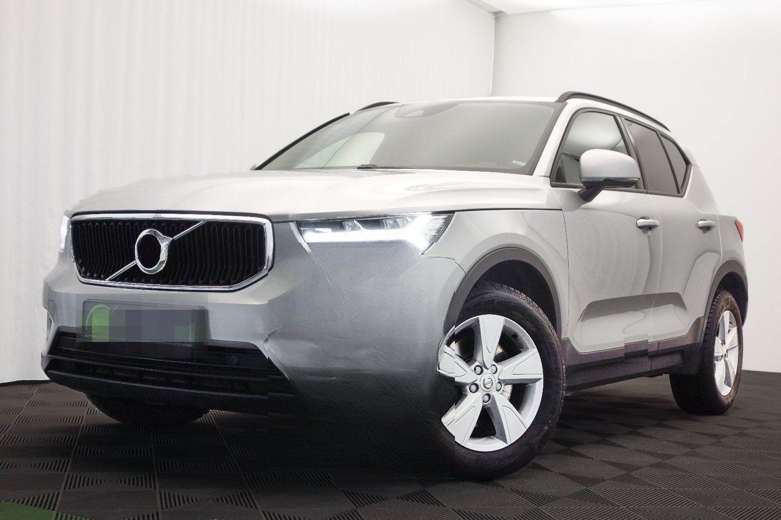 Volvo XC40 D4 Geartronic AWD RFKMRA+KEYLESS+TEMPOMAT foto 3