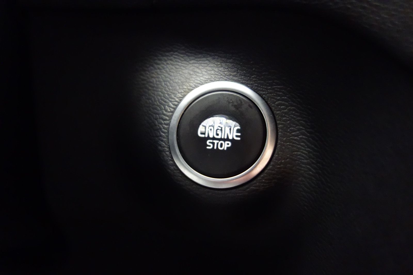 Volvo XC40 D4 Geartronic AWD RFKMRA+KEYLESS+TEMPOMAT foto 25