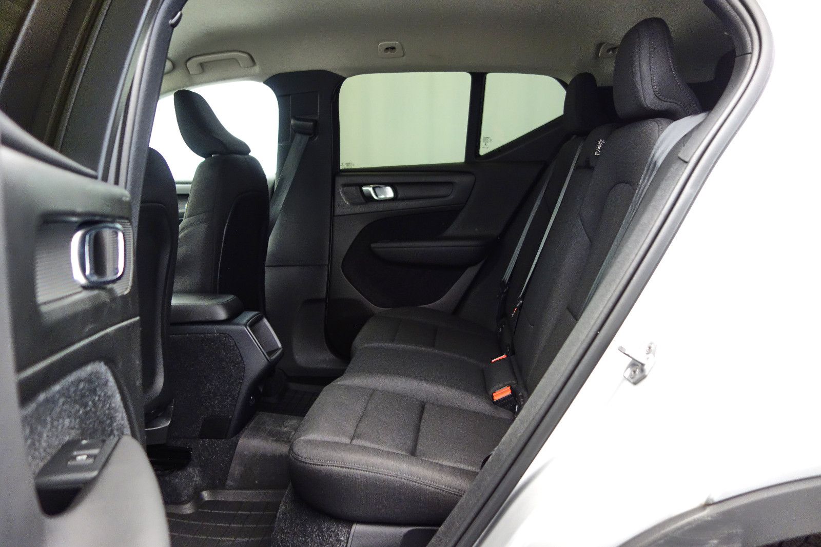 Volvo XC40 D4 Geartronic AWD RFKMRA+KEYLESS+TEMPOMAT foto 10