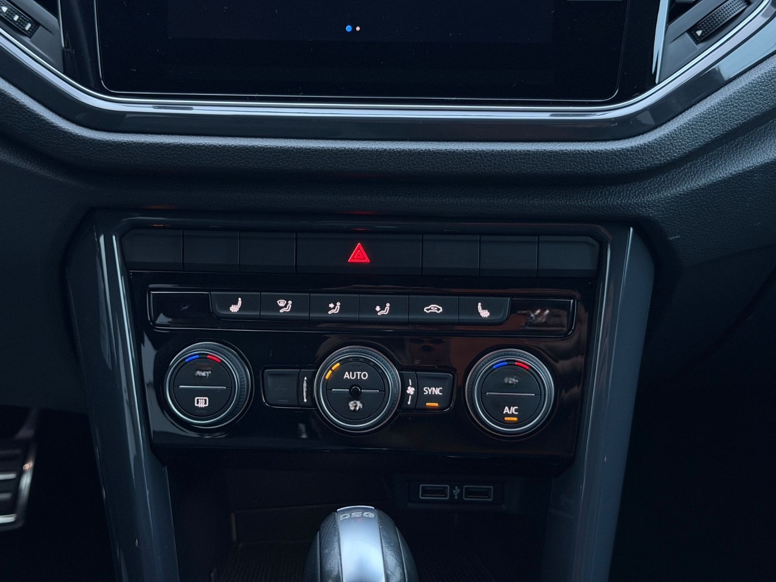 Volkswagen T-Roc Sport R-line 1.5TSI/150PS/ACC/LED/RCAM foto 25