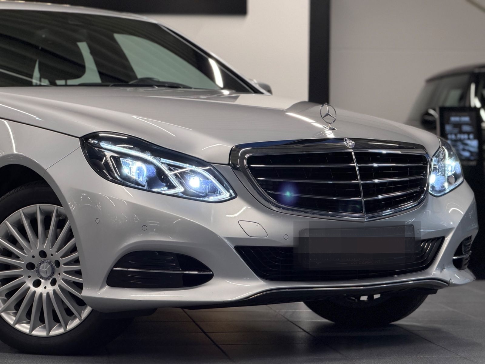 Mercedes-Benz E 220 E Limousine E 220 BlueTec/LED/AHK/Leder/BT foto 2