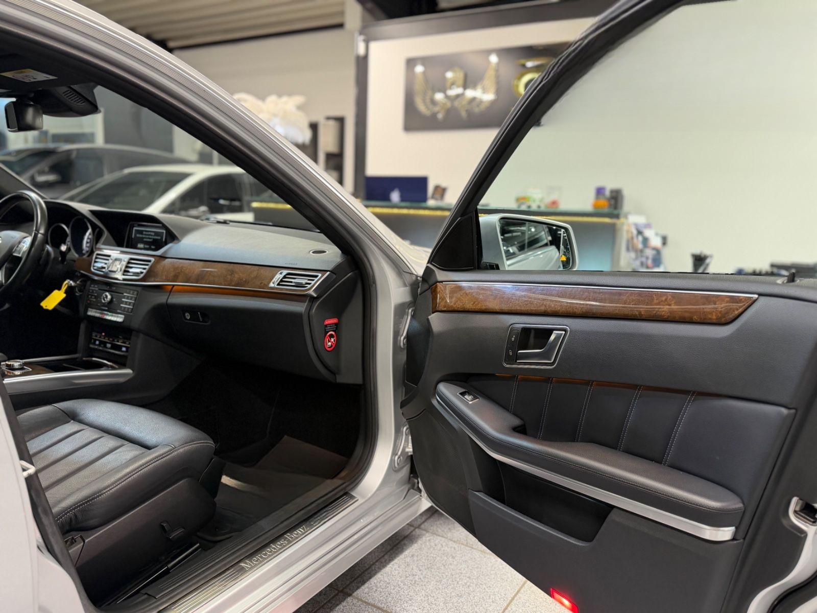 Mercedes-Benz E 220 E Limousine E 220 BlueTec/LED/AHK/Leder/BT foto 20