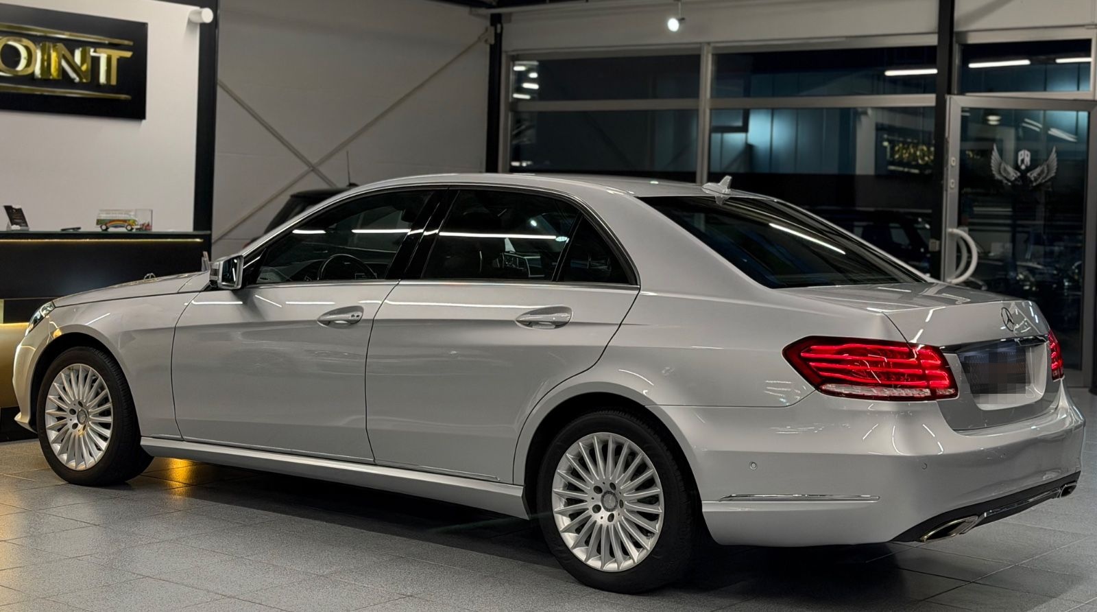 Mercedes-Benz E 220 E Limousine E 220 BlueTec/LED/AHK/Leder/BT foto 6