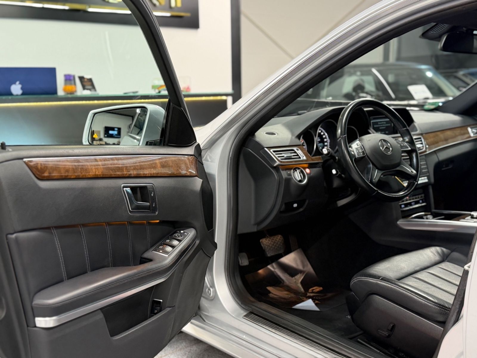 Mercedes-Benz E 220 E Limousine E 220 BlueTec/LED/AHK/Leder/BT foto 10