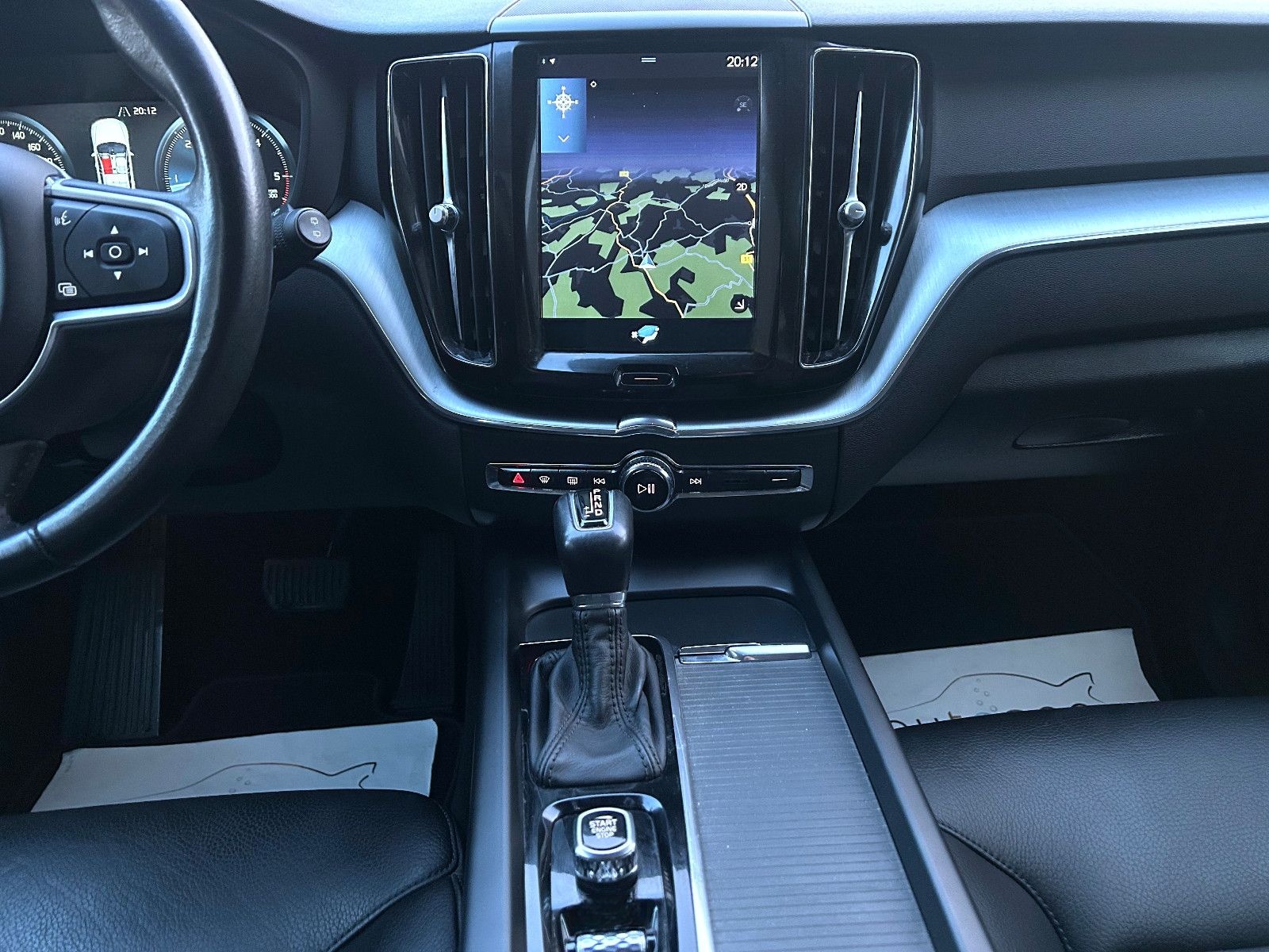 Volvo XC60 AWD 2,0 Ltr. Aut. Navi LED Leder Kamera AHK foto 13