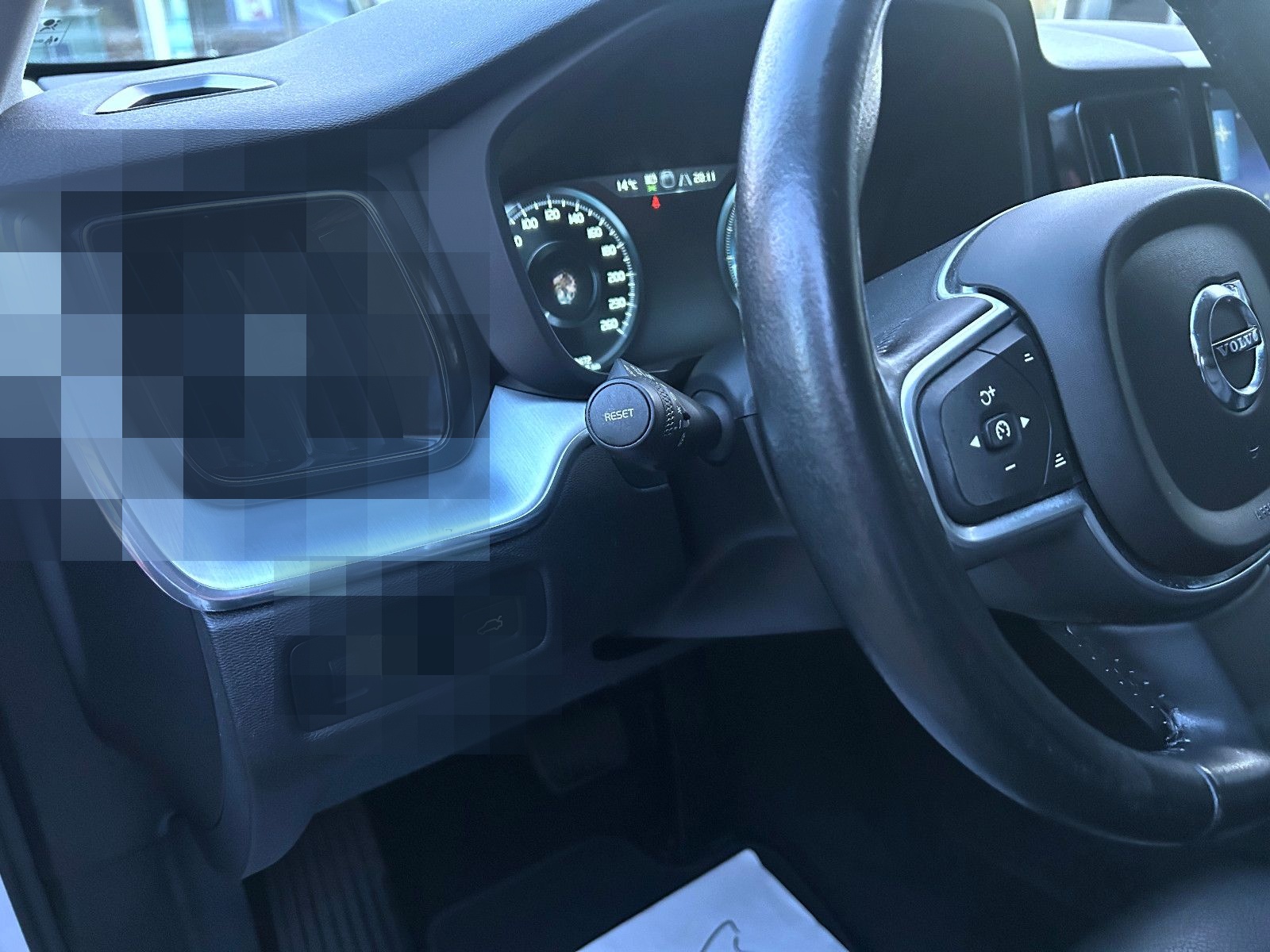 Volvo XC60 AWD 2,0 Ltr. Aut. Navi LED Leder Kamera AHK foto 15