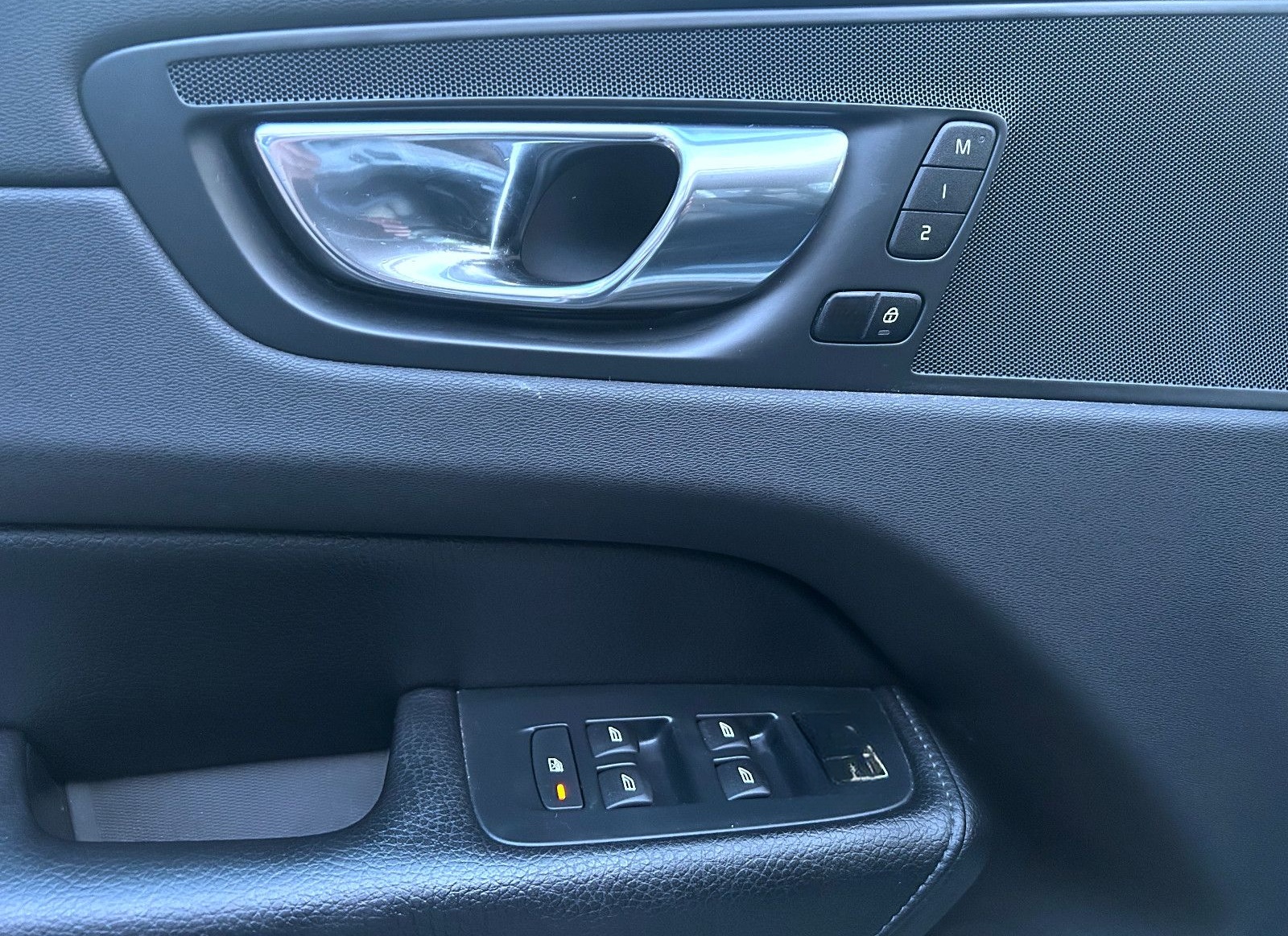 Volvo XC60 AWD 2,0 Ltr. Aut. Navi LED Leder Kamera AHK foto 17